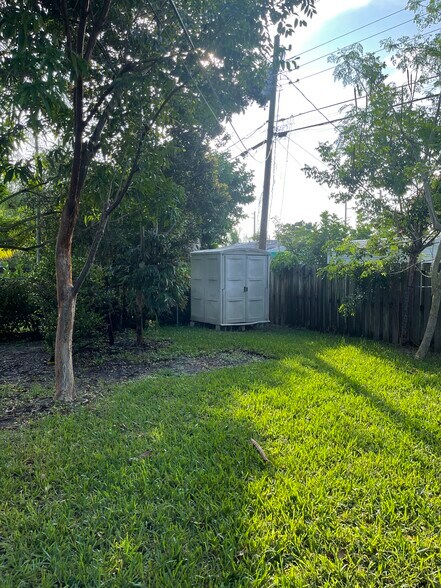 Building Photo - 50 NE 45th Ct