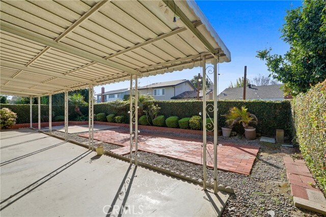 Building Photo - 4880 Hazelnut Ave