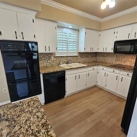 Building Photo - 6033 Sandhurst Ln