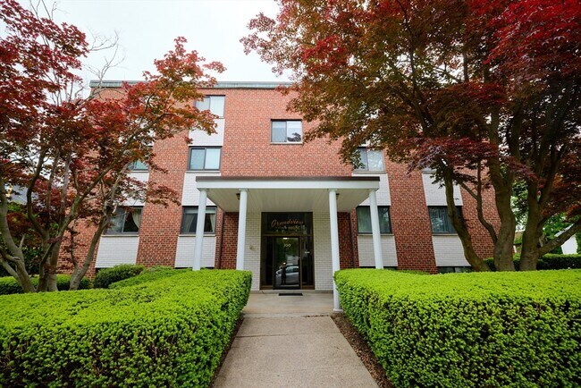 Building Photo - 100 Grandview Ave