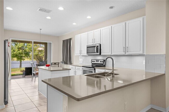 Building Photo - 3443 Sagebrush St