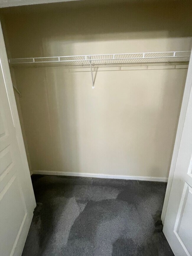 Building Photo - Two Bedrooms Available in this Three Bedroom Flat, Female Applicants!