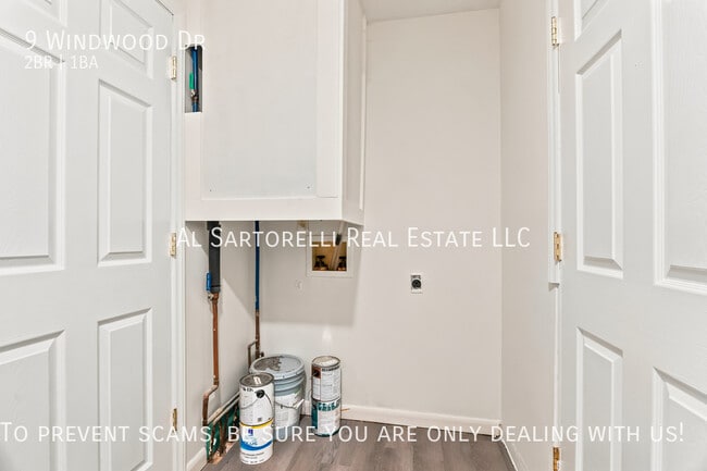 Building Photo - 9 Windwood Dr