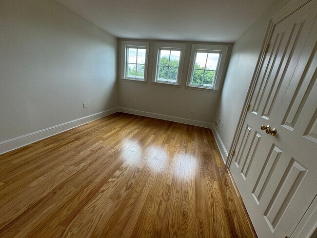 Building Photo - ***NEW TO MARKET*** Penthouse at Marblehead Highlands Condominium