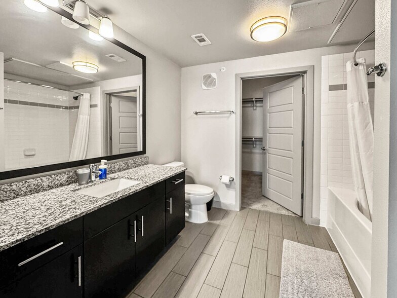 Building Photo - 3021 Routh St