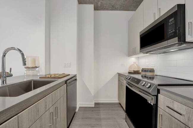 Building Photo - 808 N Cleveland Ave