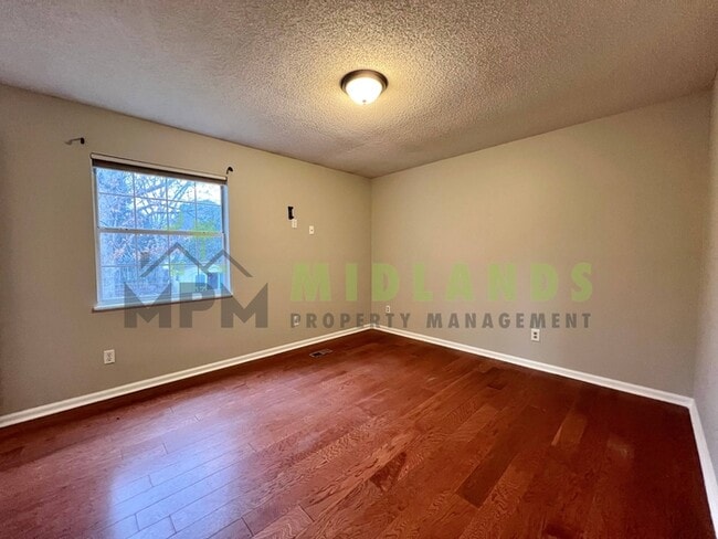 Building Photo - 844 Bentley Dr