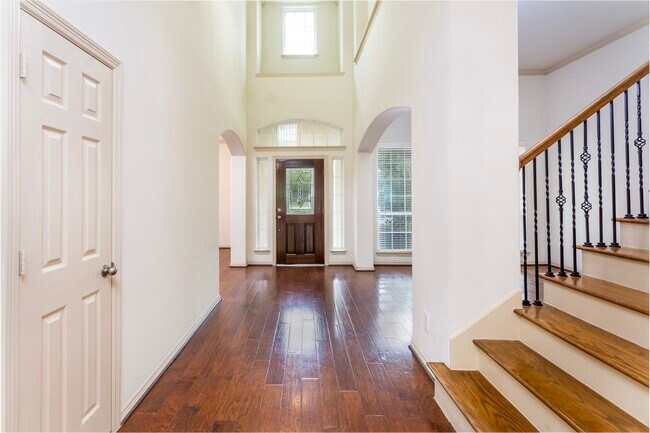 Building Photo - 62 S Longsford Cir