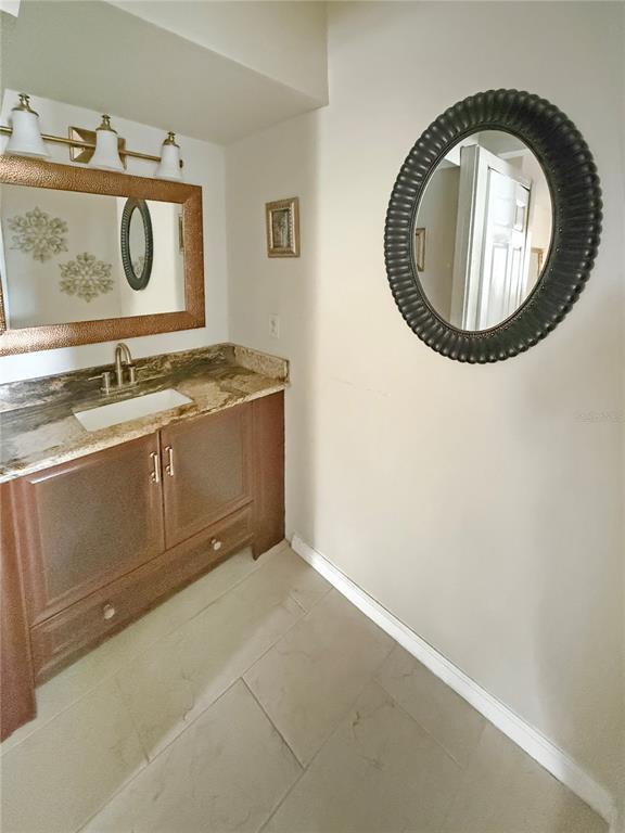 Building Photo - 257 S Fairbairn Dr