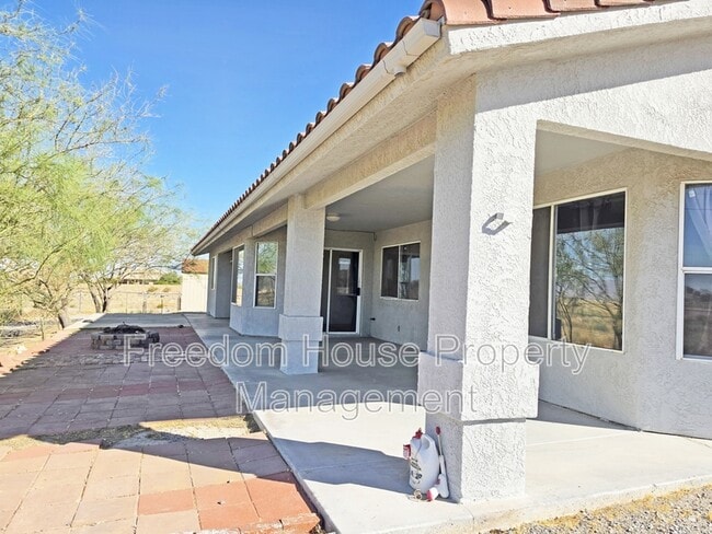 Building Photo - 2250 S Ambush St
