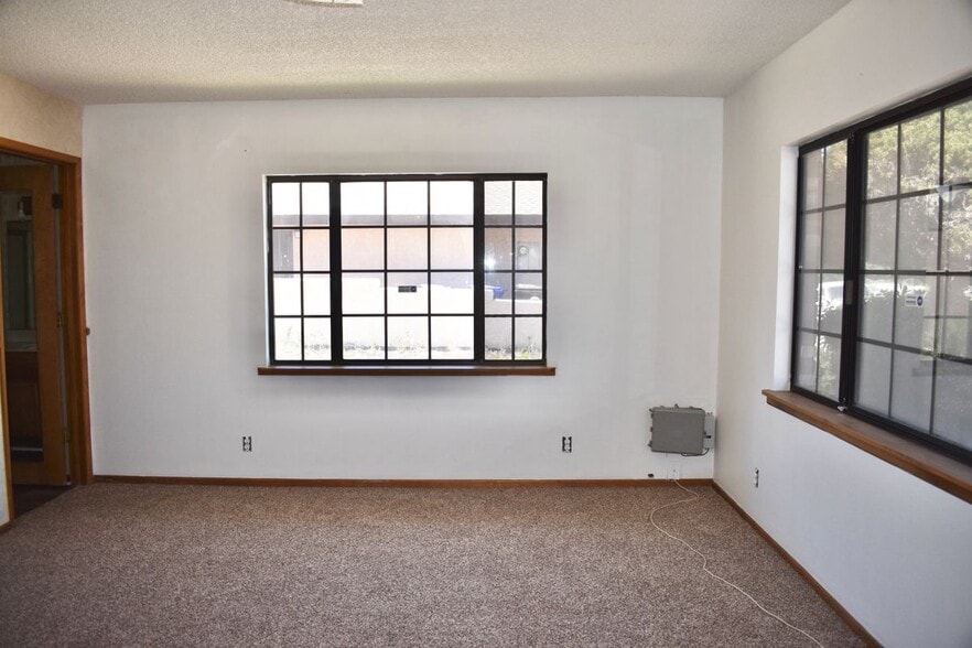 Building Photo - 13925 Burning Tree Dr