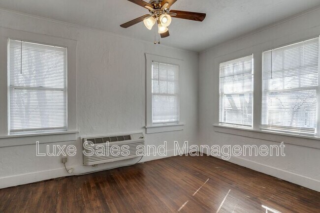 Building Photo - 119 NW 27th St