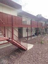 Building Photo - 840 King Richard Ave