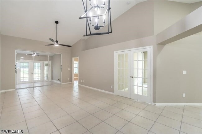 Building Photo - 1704 Royal Cir