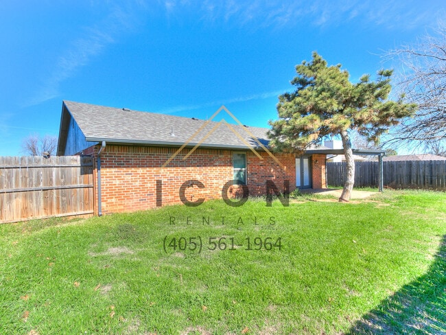 Building Photo - 8804 NW 92nd St