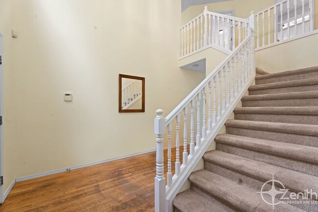 Building Photo - 9415 NW 28th Ct