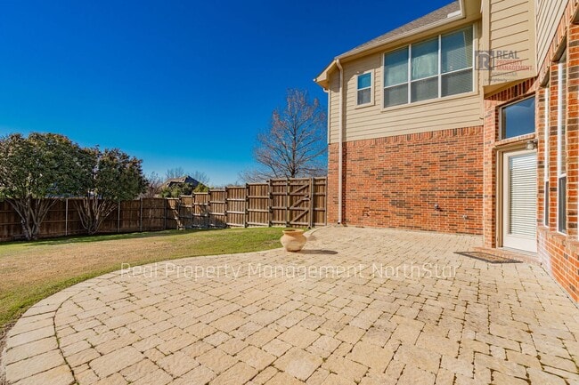 Building Photo - Lake Views, Space & Lifestyle – Ask about our move in specials!
