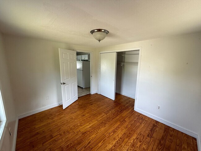 Building Photo - 169 Rocky Hill Rd