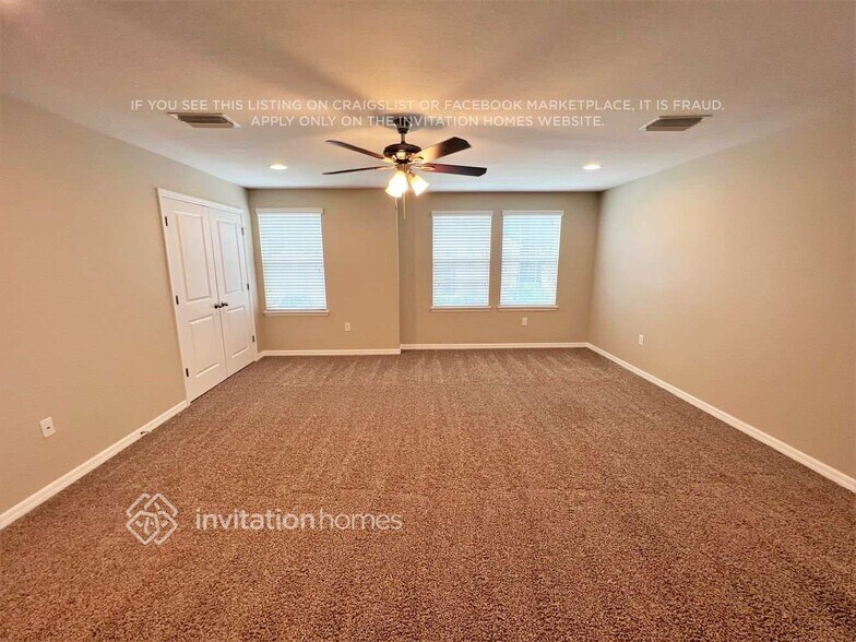 Building Photo - 15225 Las Olas Pl