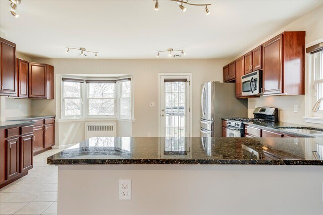 Building Photo - Entire House Rental