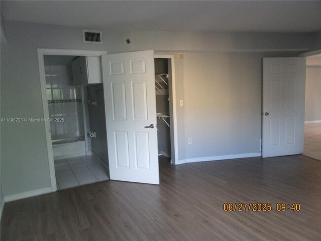 Building Photo - 2475 NW 16th St Rd