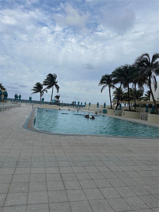 Primary Photo - 2501 S Ocean Dr