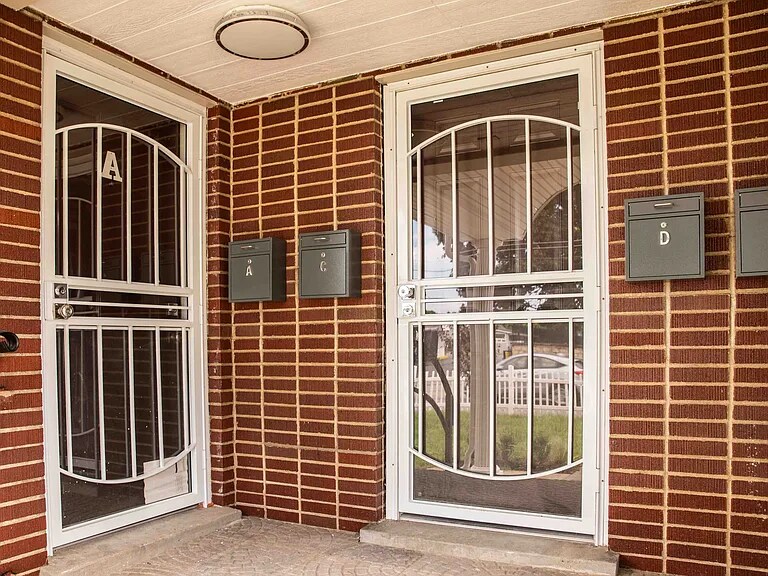Building Photo - 2869 Sullivant Ave