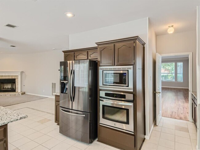 Building Photo - 16104 Fritsch Cove