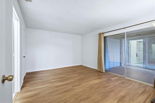 Building Photo - 4819 Village Garden Dr