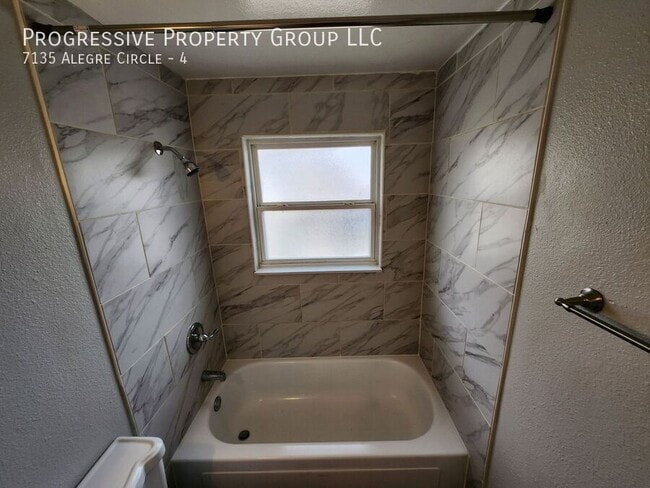 Building Photo - 7135 Alegre Cir