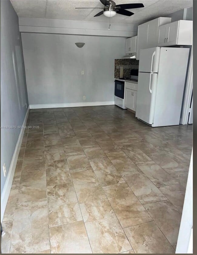 Building Photo - 3211 SW 44th St