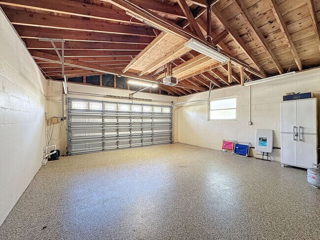 Building Photo - 1465 Satsuma St