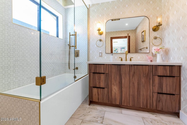 Building Photo - 5812 N 44th Pl