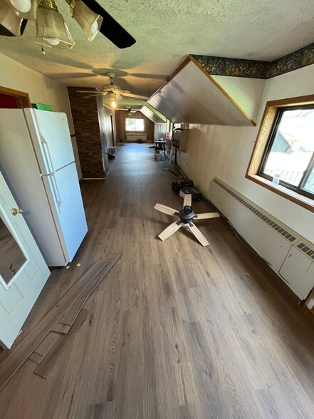 Building Photo - 206 W Main St