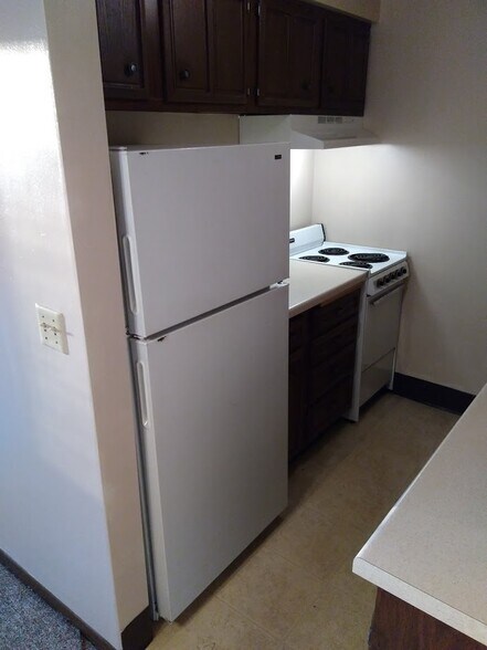 Building Photo - 401 N East St