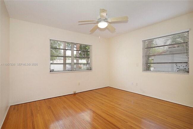 Building Photo - 5610 San Vicente St