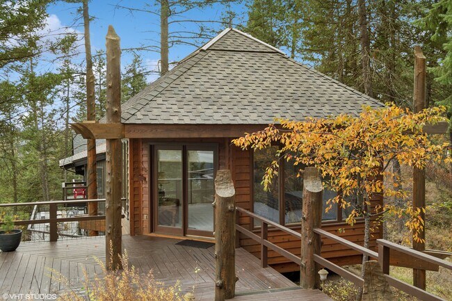 Building Photo - Lion Mountain Two Bedroom with Whitefish Lake Views