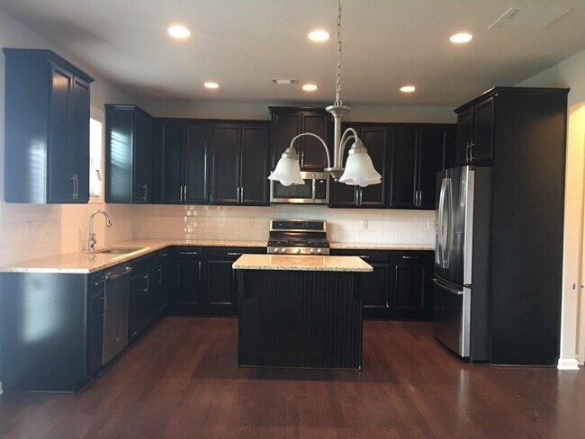 Building Photo - 2168 Lakeview Bend Way