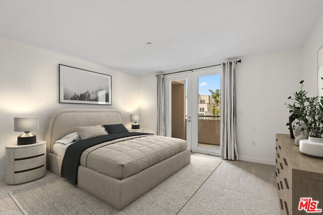 Building Photo - 5831 Seawalk Dr