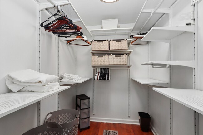 Building Photo - 7329 Ash St