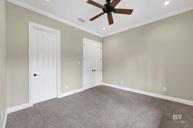Building Photo - 32491 Water View Dr E