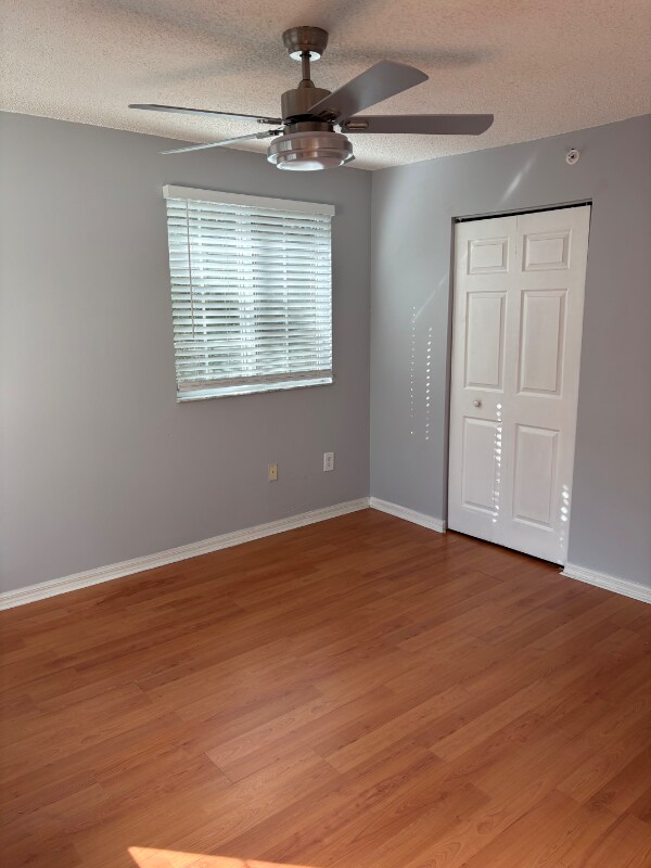 Building Photo - 900 Crestwood Ct S