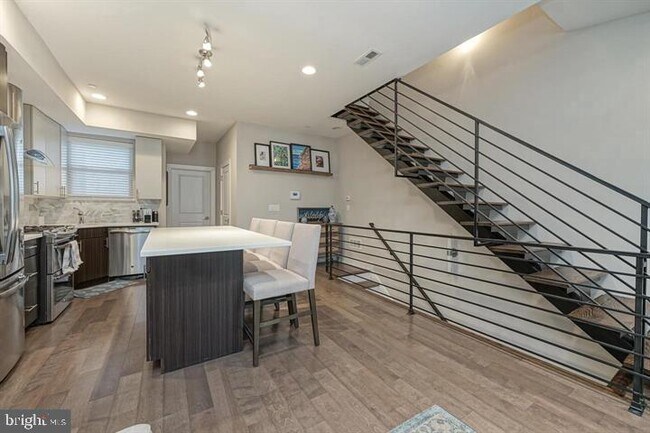 Building Photo - 2514 Frankford Ave