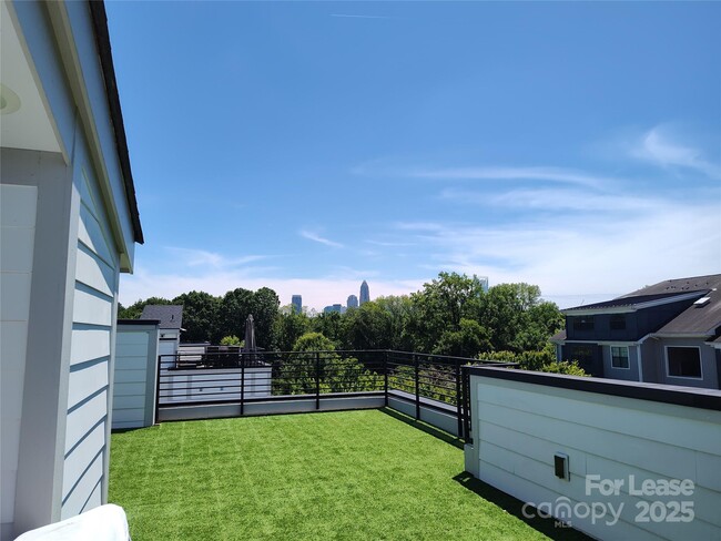 Building Photo - 1037 Wesley Terrace Ave