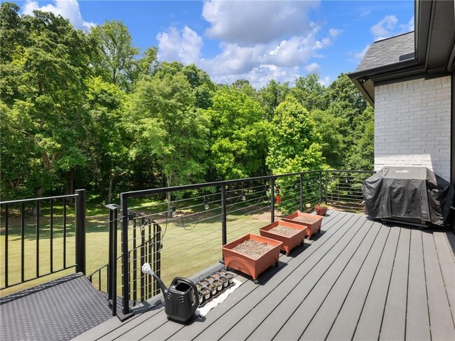 Building Photo - 566 Versailles Dr