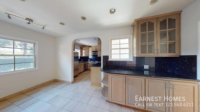 Building Photo - 17115 Parthenia St