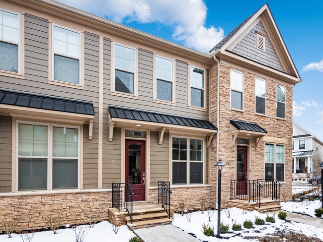 Building Photo - 928 Pullman Pl