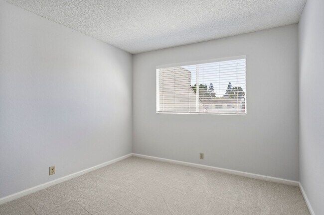 Building Photo - 7235 Cinnamon Cir