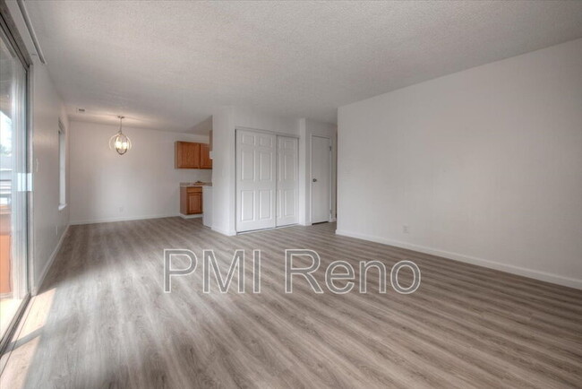 Primary Photo - 4600 Neil Rd