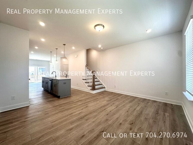 Building Photo - 5008 Layman Dr